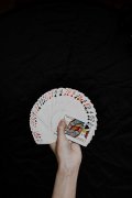 <b>双色球走势图解析：红蓝球号码规律与走势分析</b>